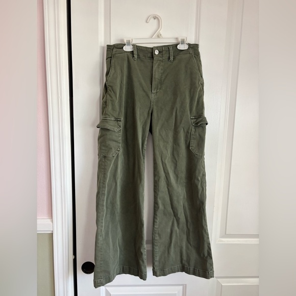 Paige Carly Cargo Pants in Vintage Ivy Green - Picture 4 of 10
